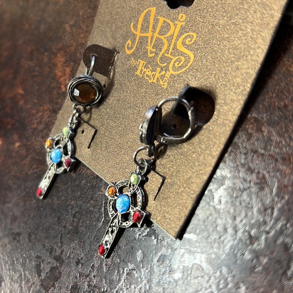 🌟NEW🌟 Treska Dangle Earrings Bead Post Style Color - Picture 2 of 2